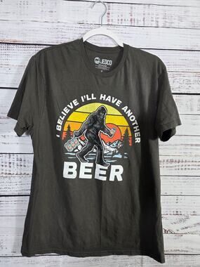 JEDCo Bigfoot Sasquatch Beer Funny Graphic T-Shirt Men's Large
